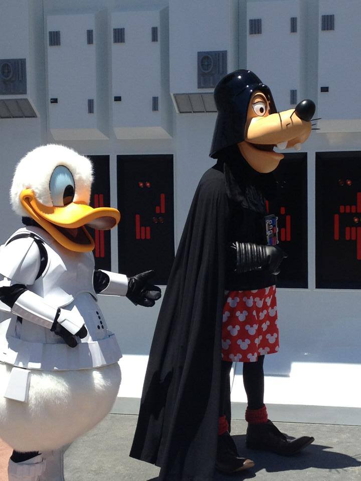 Star Wars Weekends meet and greet with Donald and Goofy