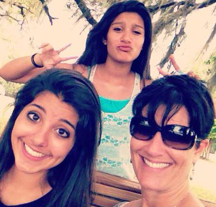 601795_10151479758073411_109482871_n