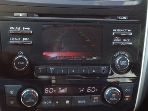 2013 Nissan Altima SL Rear-view camera display